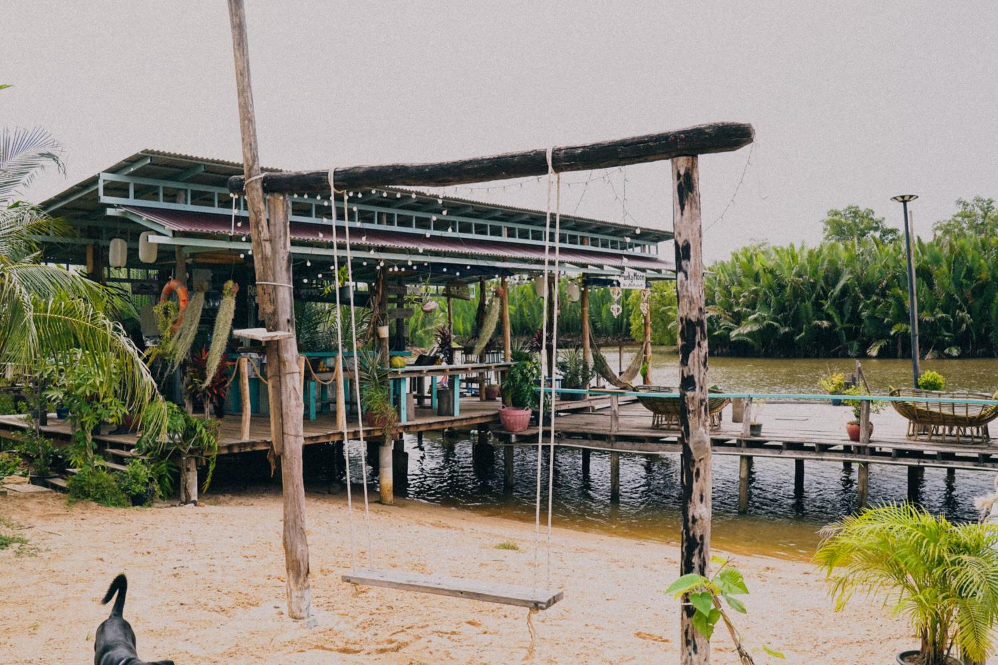 Funky Moon Kampot Pansiyon Dış mekan fotoğraf